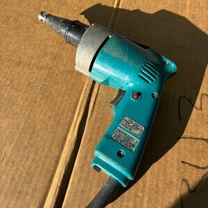MAKITA DRYWALL SCREWDRIVER SCREWGUN 6801DBV WORKS GREAT USED CONDITION 115V